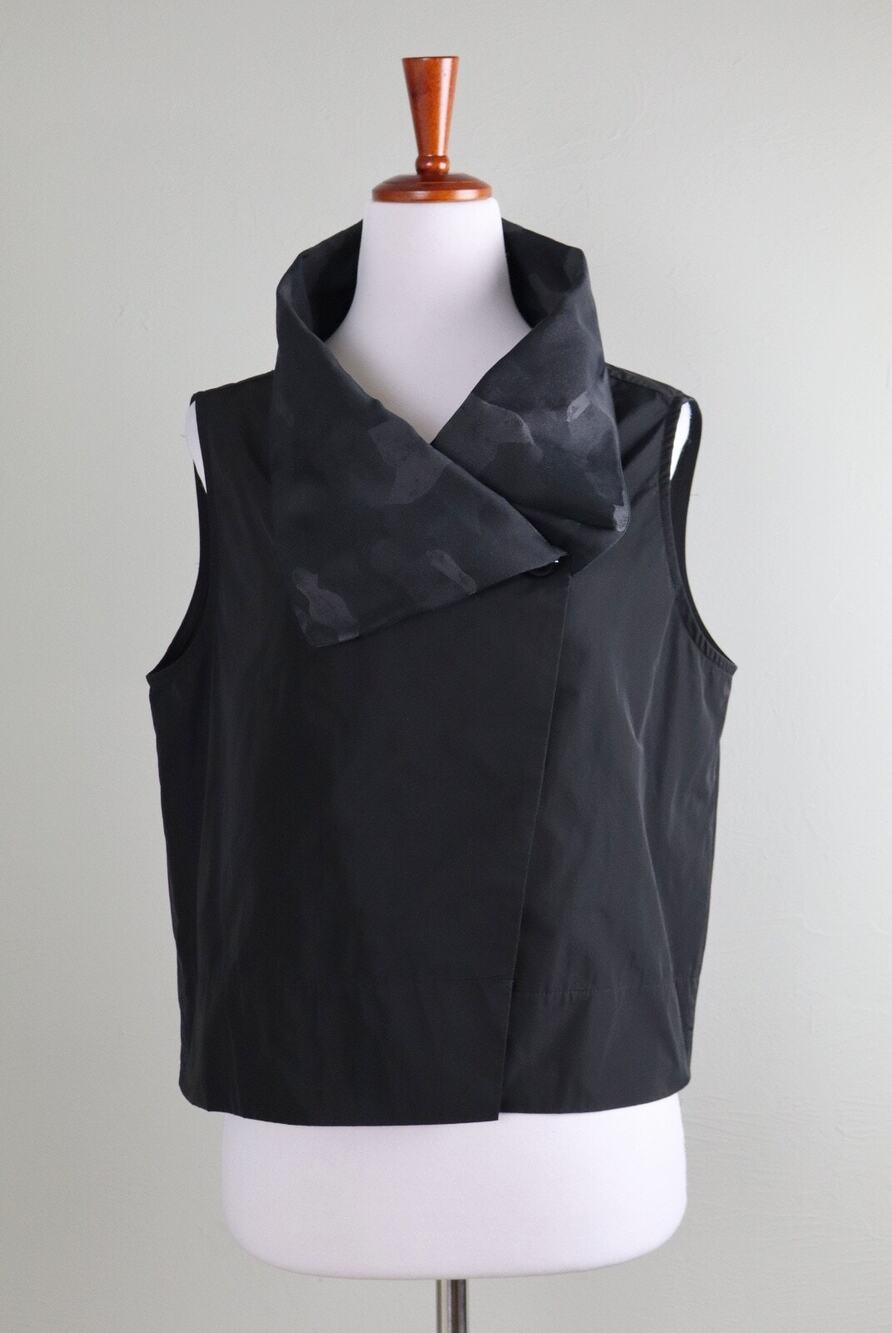 SUN KIM Camo Print Lapel Collar Cropped Vest Jacket Top Size XS